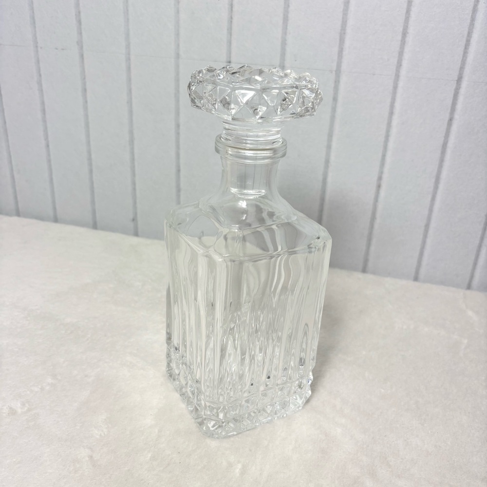 Mikasa Crystal Pattern Blown Decanter with stopper. - Picture 7 of 8